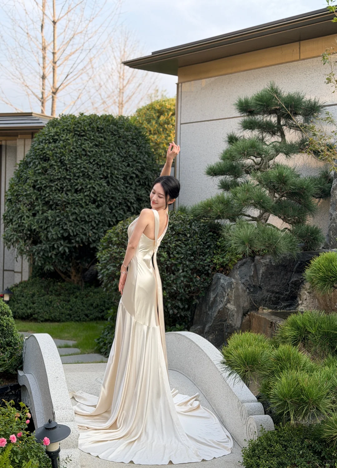 几十万的裙子穿上就是好看