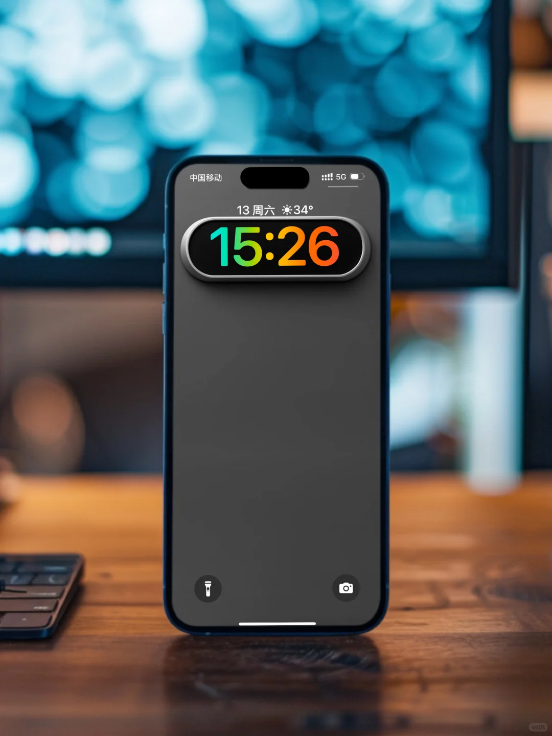 iPhone锁屏壁纸干净ins极简