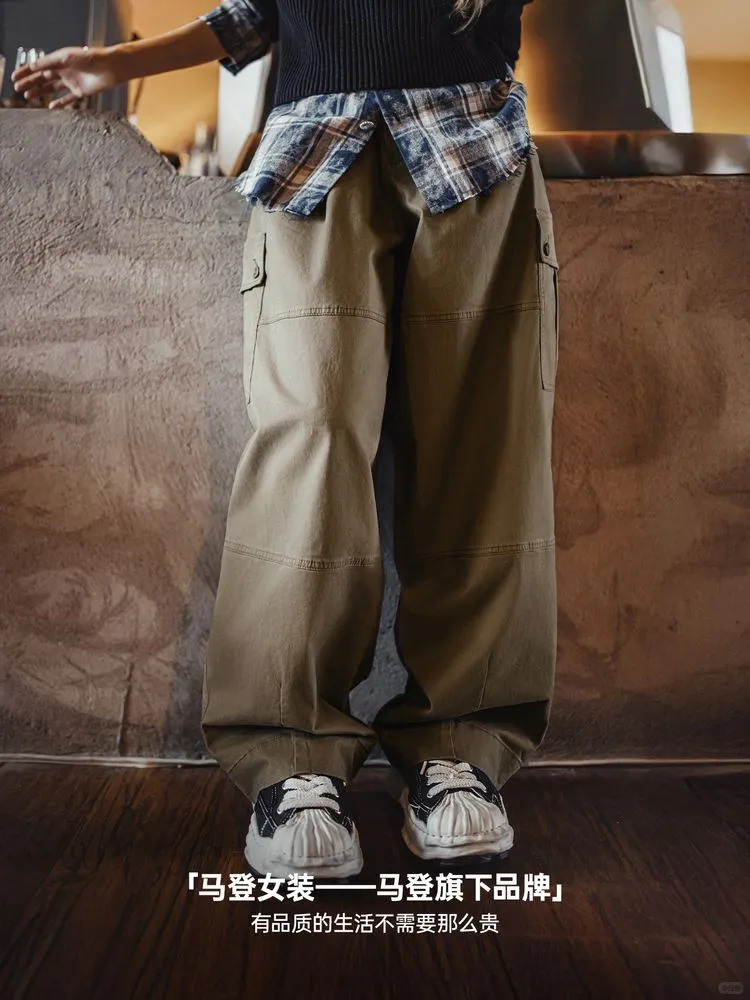 直筒剪裁的工装裤,所有曲线焦虑到此为止