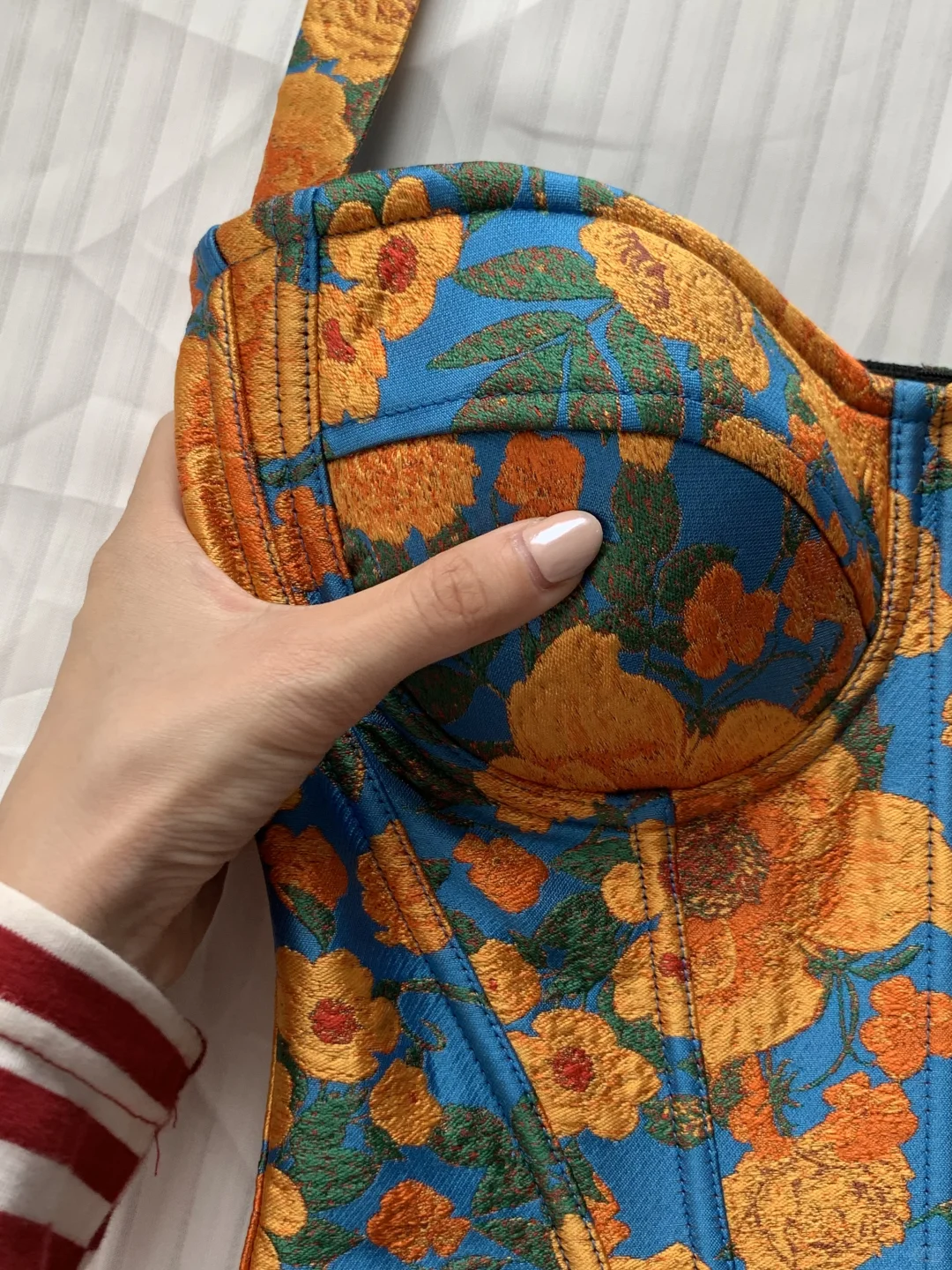 质感巨好的鱼骨胸衣！只需要一张多💰！！