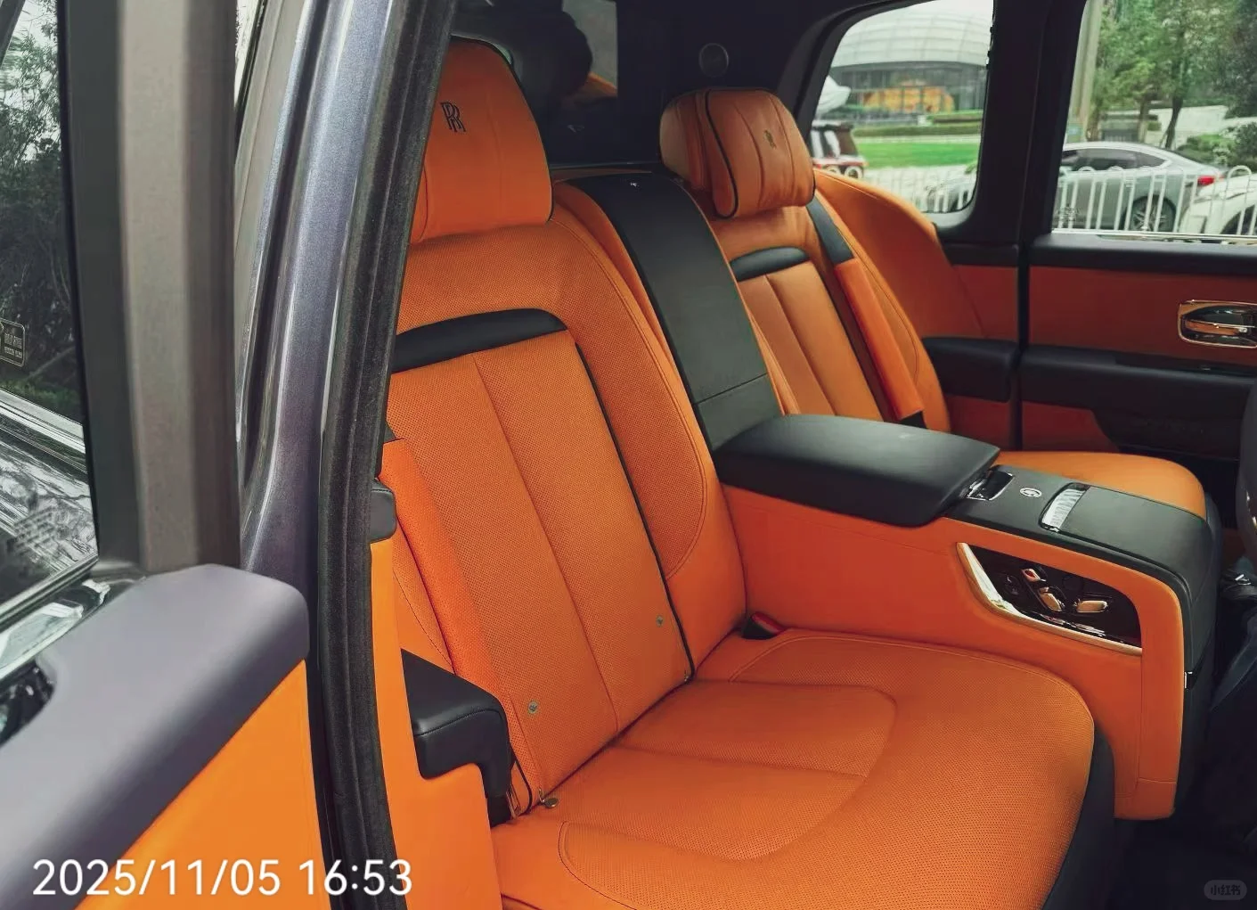 【京城徽章｜劳斯莱斯库里南 御驾典藏】202