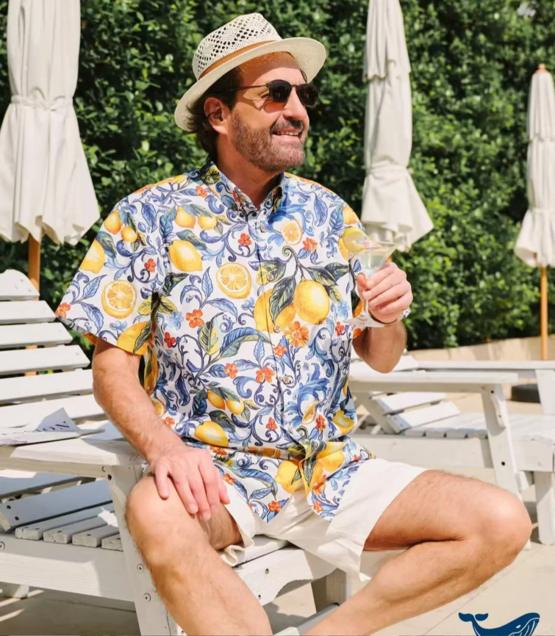 飞去海边度假的穿搭灵感：花衬衫 = 度假自由