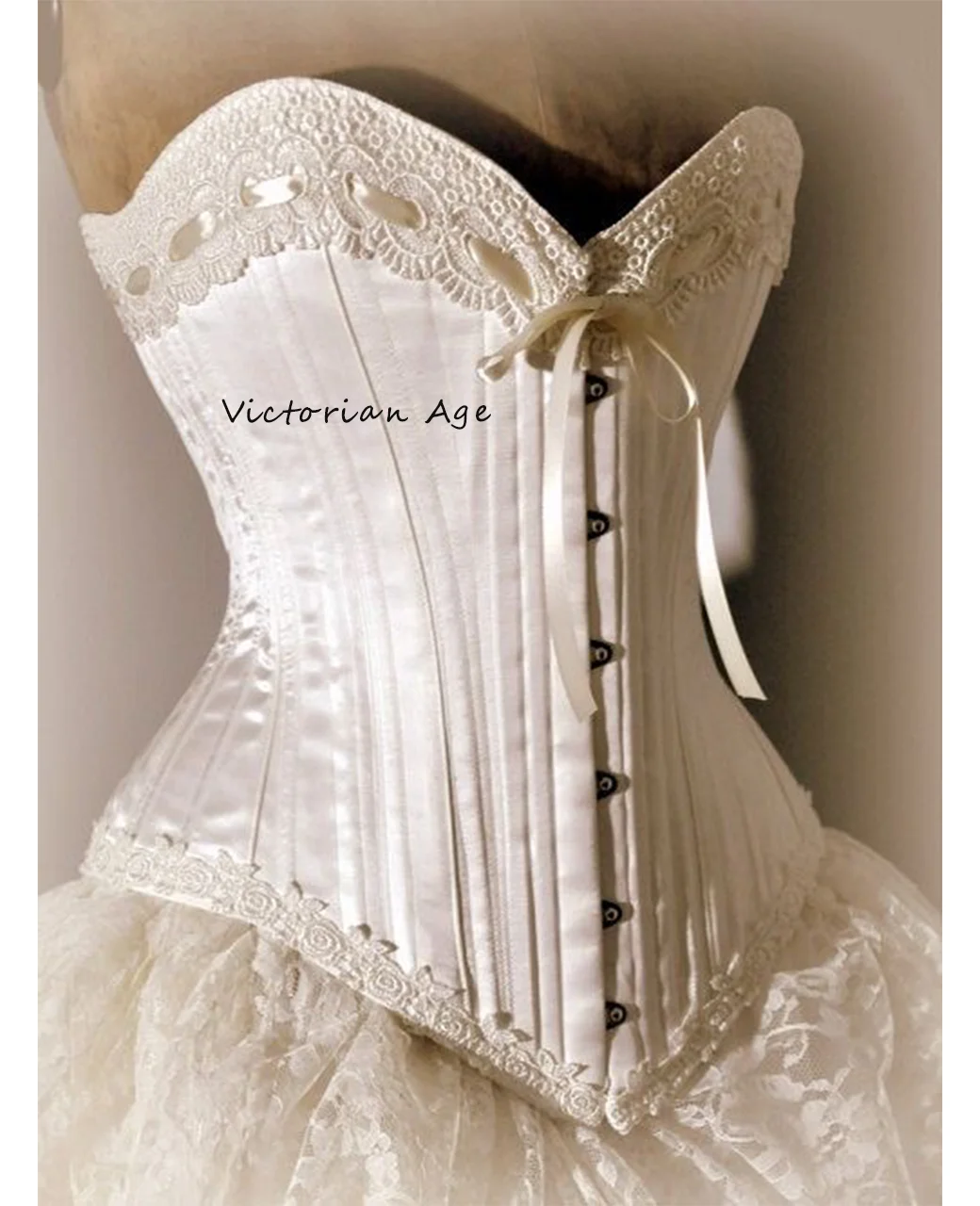 维多利亚时代的美丽利器——胸衣