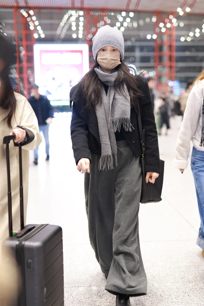张婧仪｜🫧松弛感满满的机场✈️look～