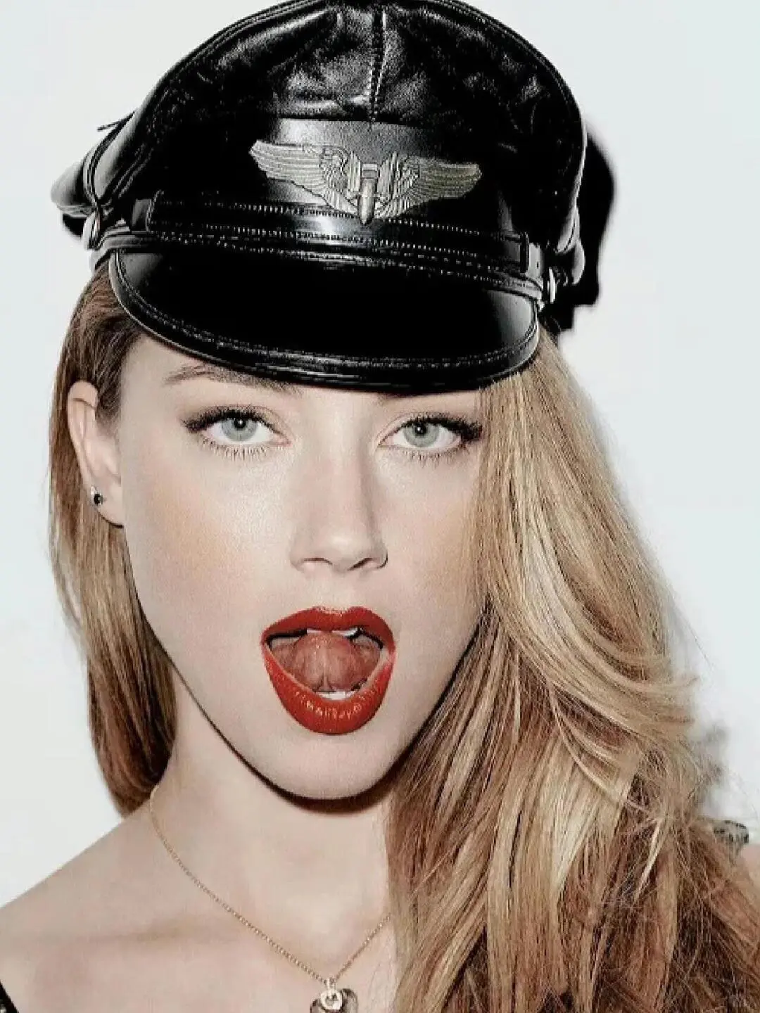 琥珀就是一朵带刺红玫瑰，娇艳欲滴