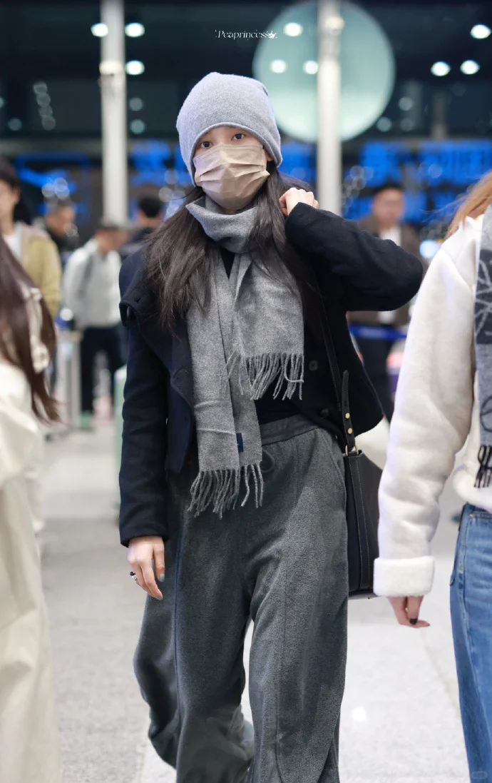 张婧仪｜🫧松弛感满满的机场✈️look～