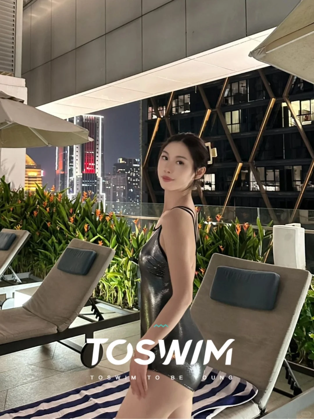 邪修泳衣，穿出灯泡肌~