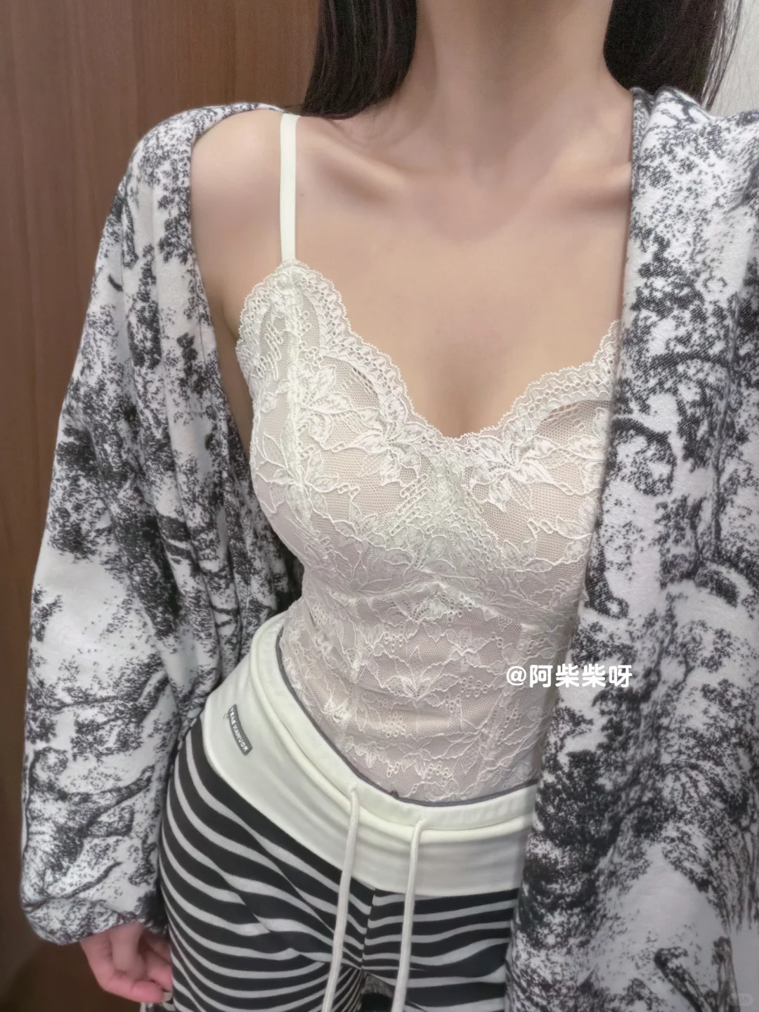 美到窒息的鱼骨胸衣！秋冬保暖蕾丝内搭