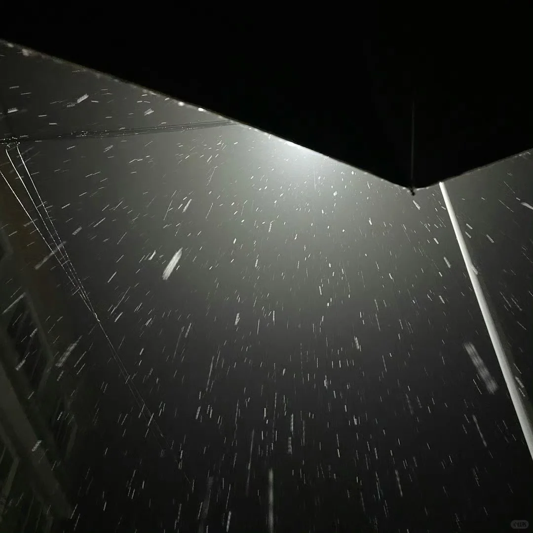 黑色系高级感背景图