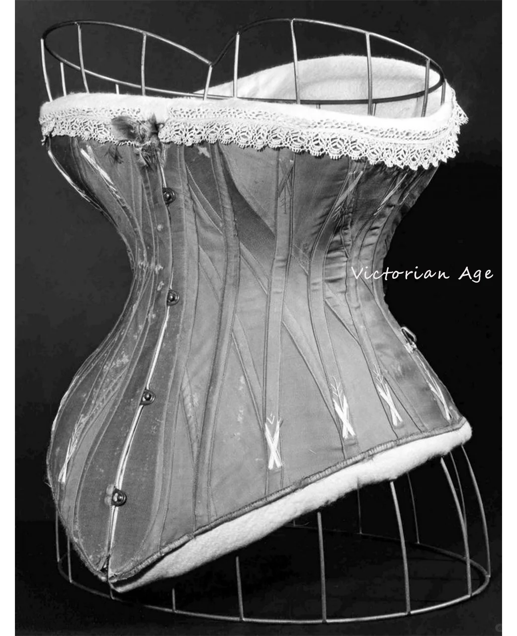 维多利亚时代的美丽利器——胸衣