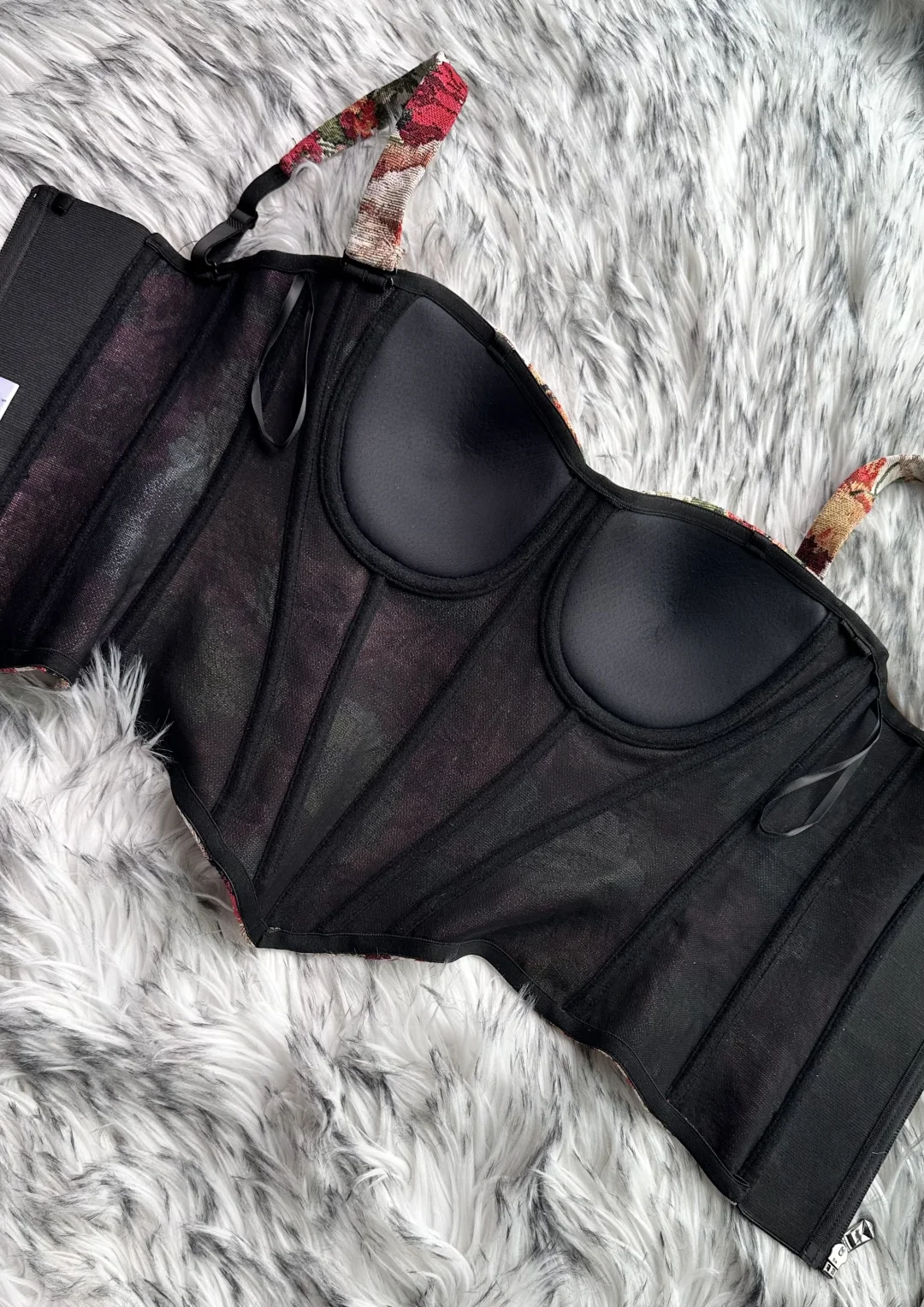 拆吊牌最快的一次！！美到犯规的鱼骨胸衣❗️