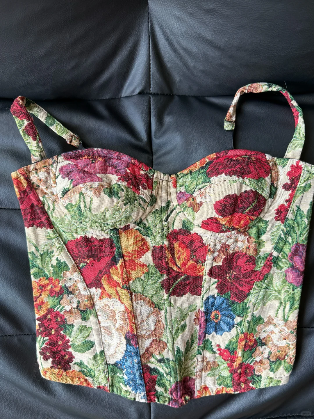 都是鱼骨胸衣，凭什么你家卖得比别家贵？