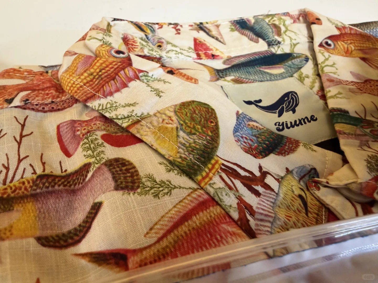 飞去海边度假的穿搭灵感：花衬衫 = 度假自由