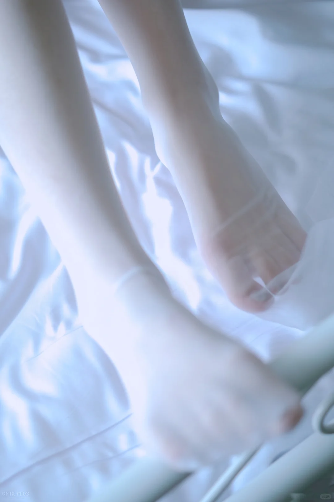 可爱的脚脚也要穿漂亮袜袜。