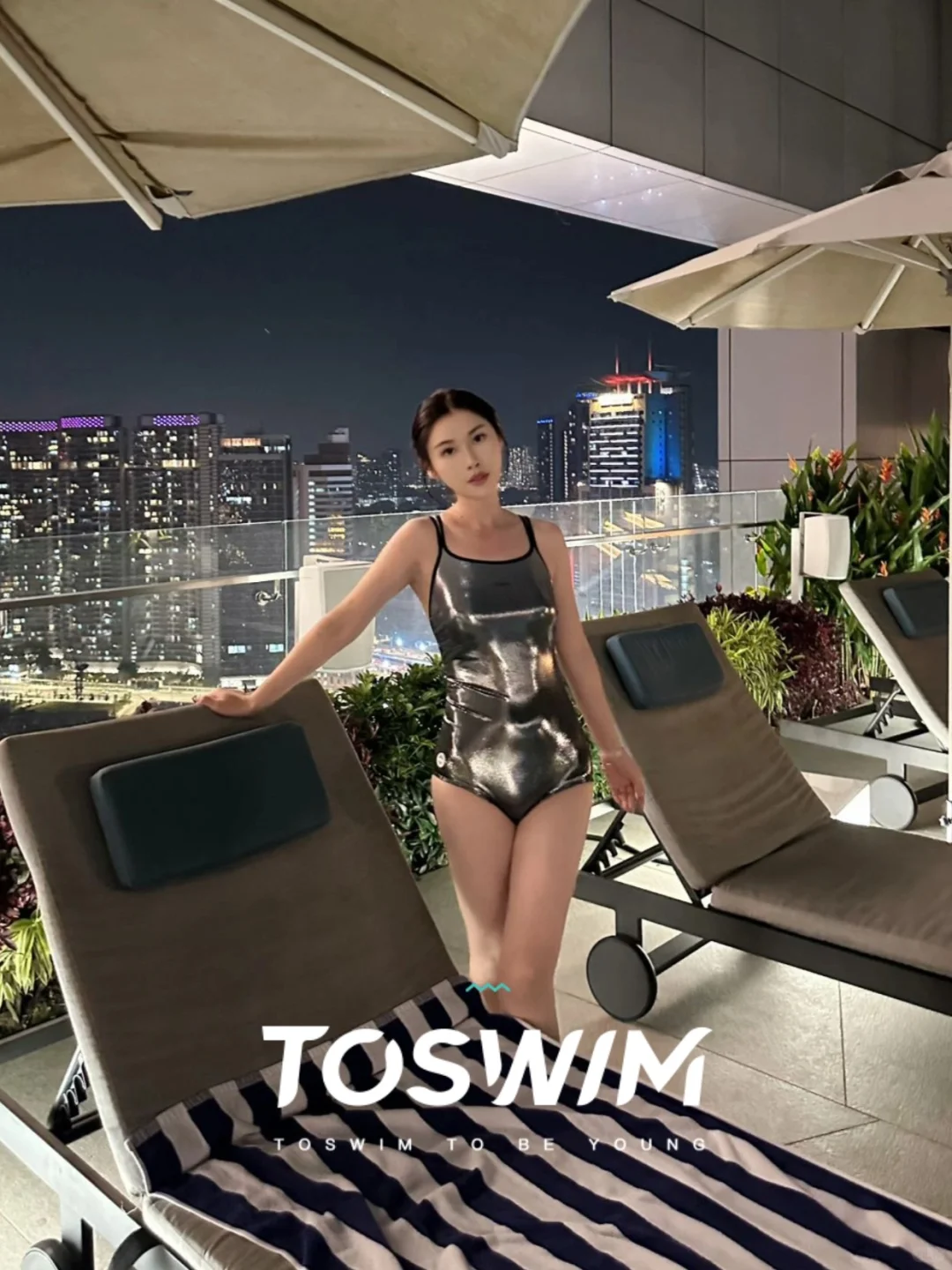 邪修泳衣，穿出灯泡肌~