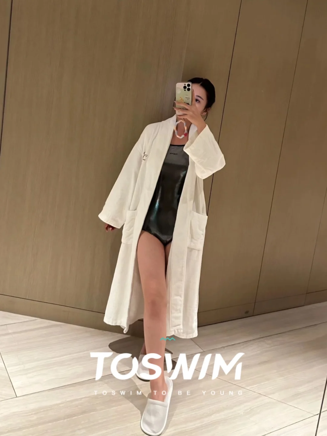 邪修泳衣，穿出灯泡肌~