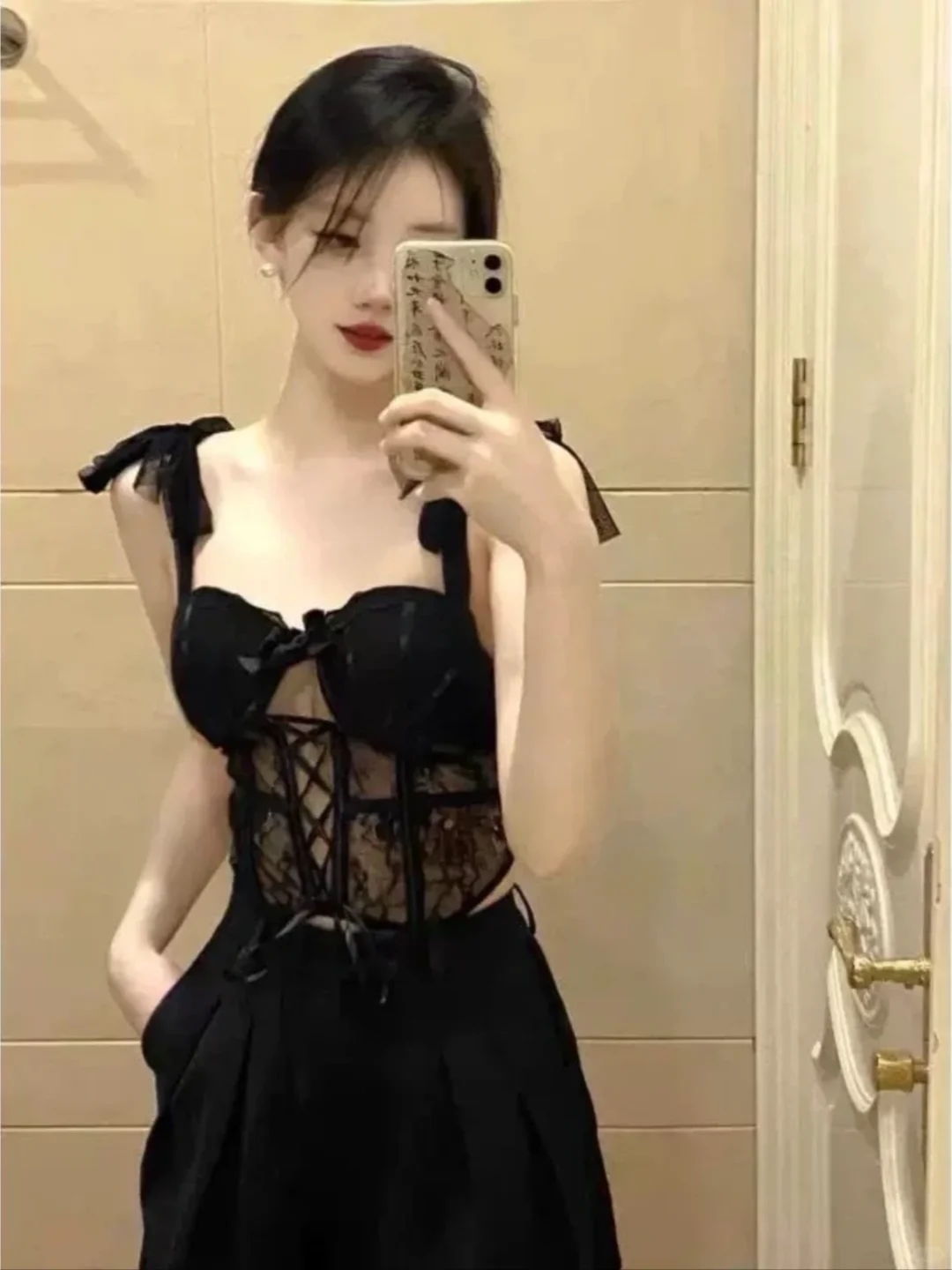 又狠狠的被这件胸衣拿捏住了！