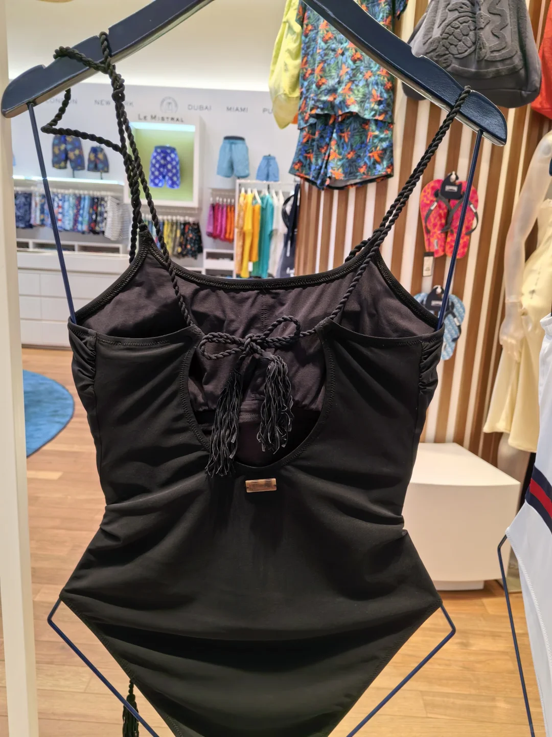 法式女士泳衣。