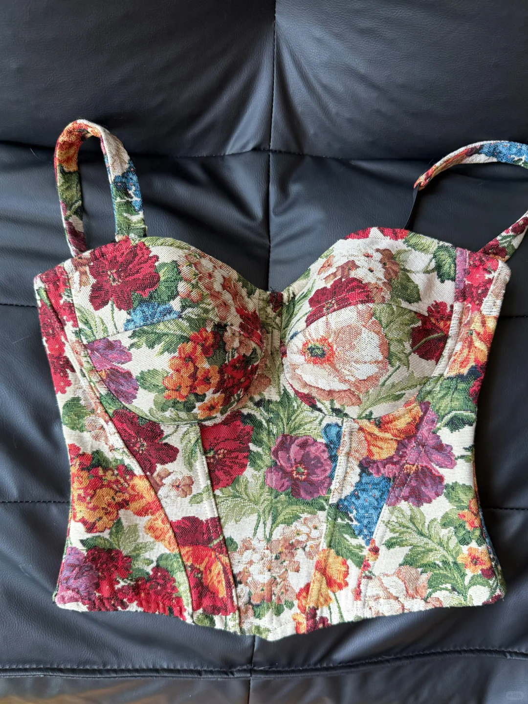 都是鱼骨胸衣，凭什么你家卖得比别家贵？