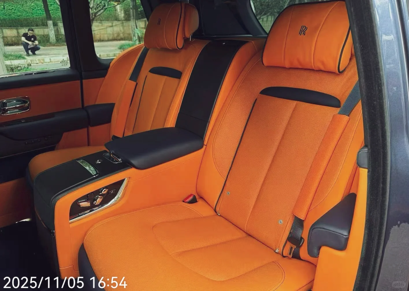 【京城徽章｜劳斯莱斯库里南 御驾典藏】202