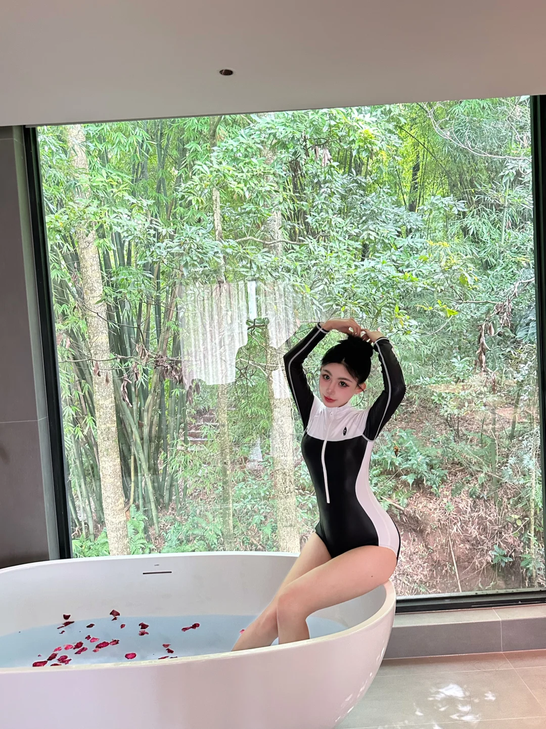 H变S只需要一件泳衣🩱