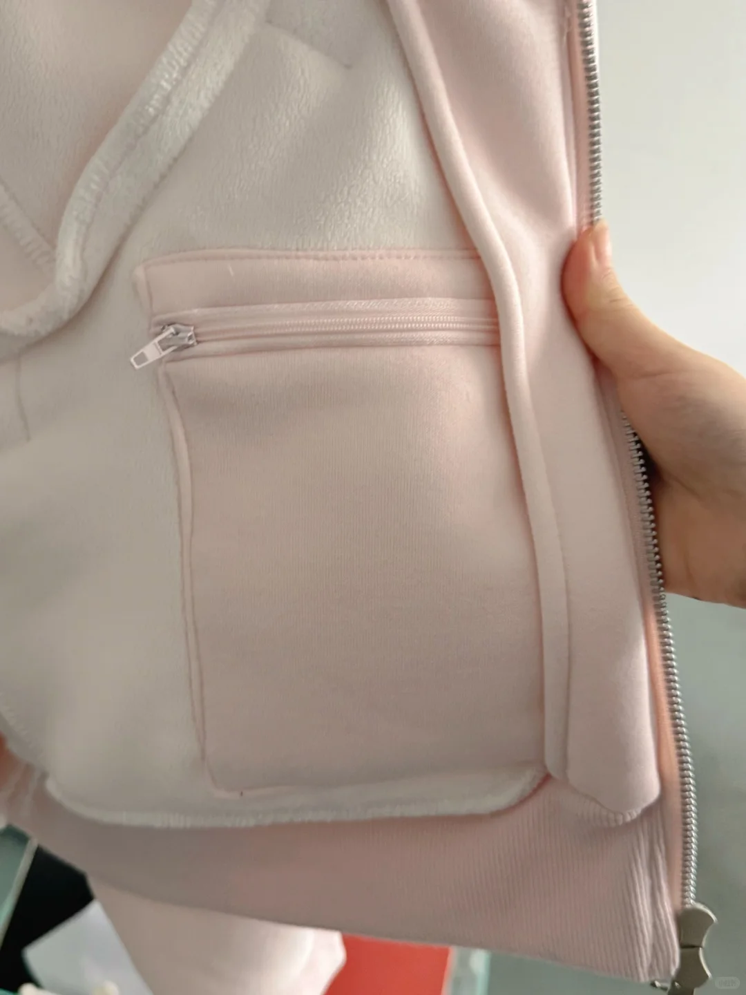 我爸厂里的卫衣外套，依姐妹们加了白毛领