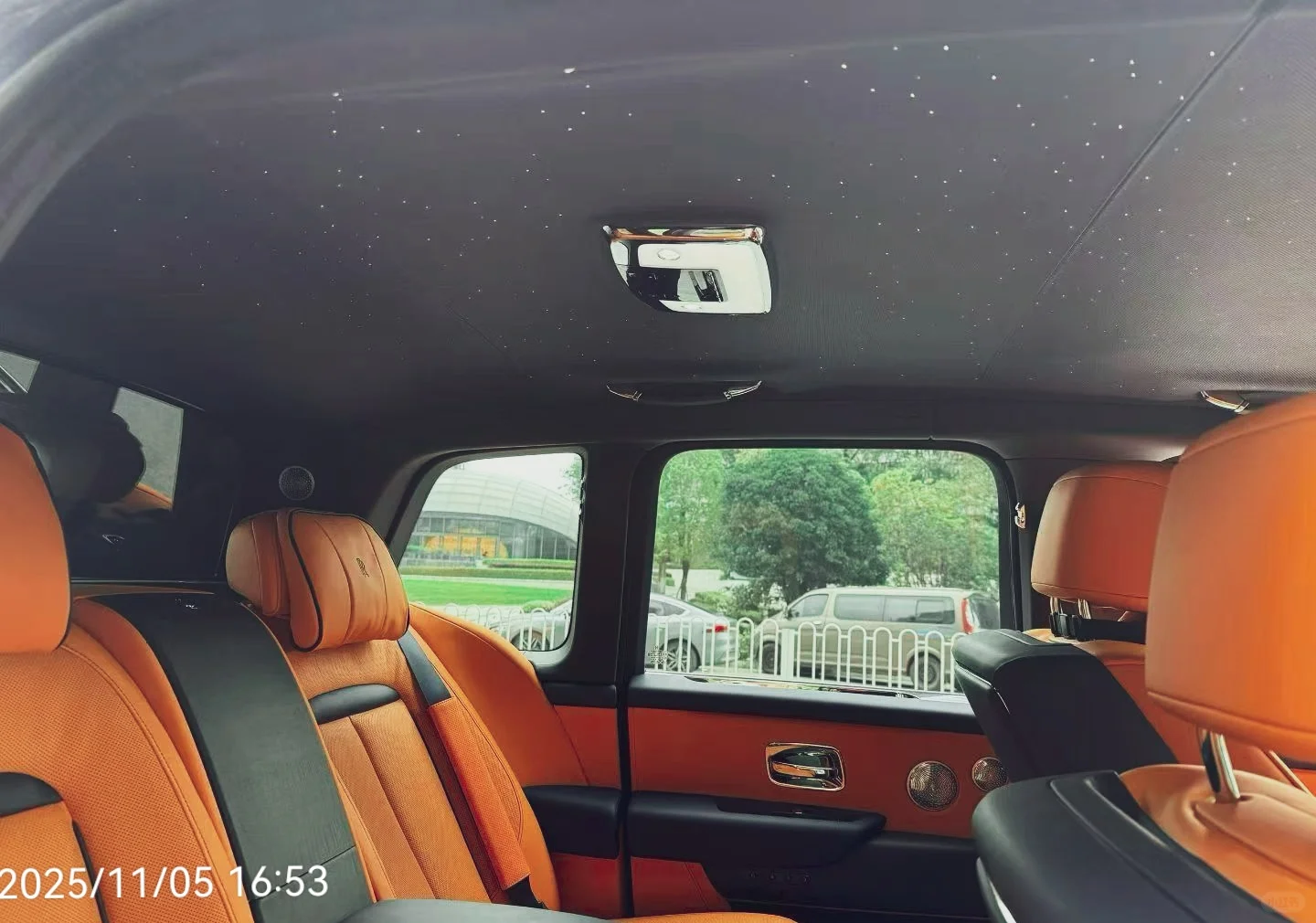 【京城徽章｜劳斯莱斯库里南 御驾典藏】202