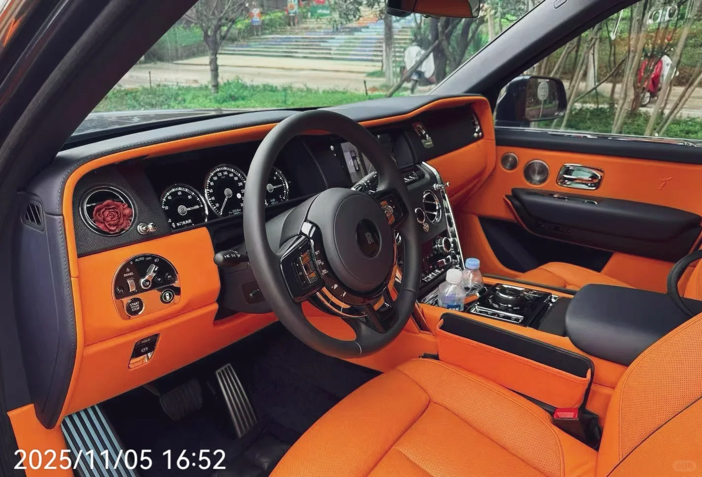 【京城徽章｜劳斯莱斯库里南 御驾典藏】202