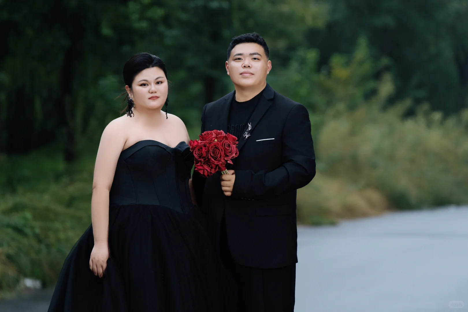 微胖女生婚纱照