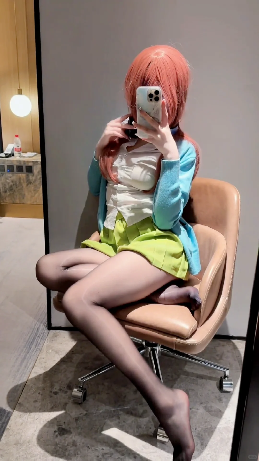 柔光奶油肌×透黑丝」中野三玖私房视角｜玉足