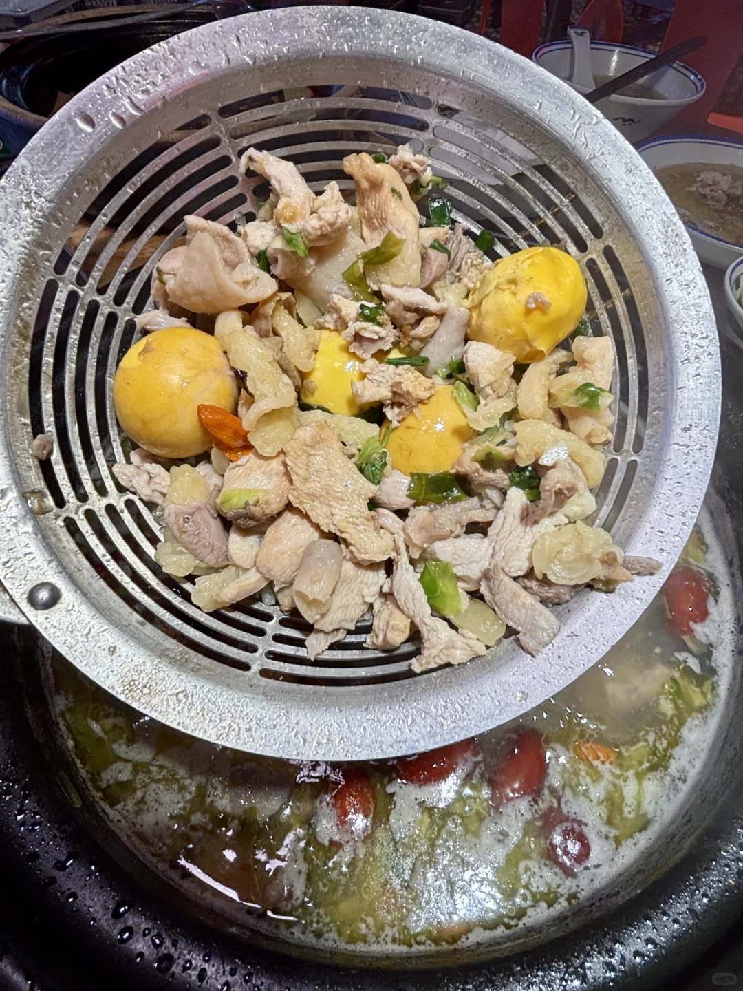 在广州吃到好吃的鸡煲。。简直易如反掌！！