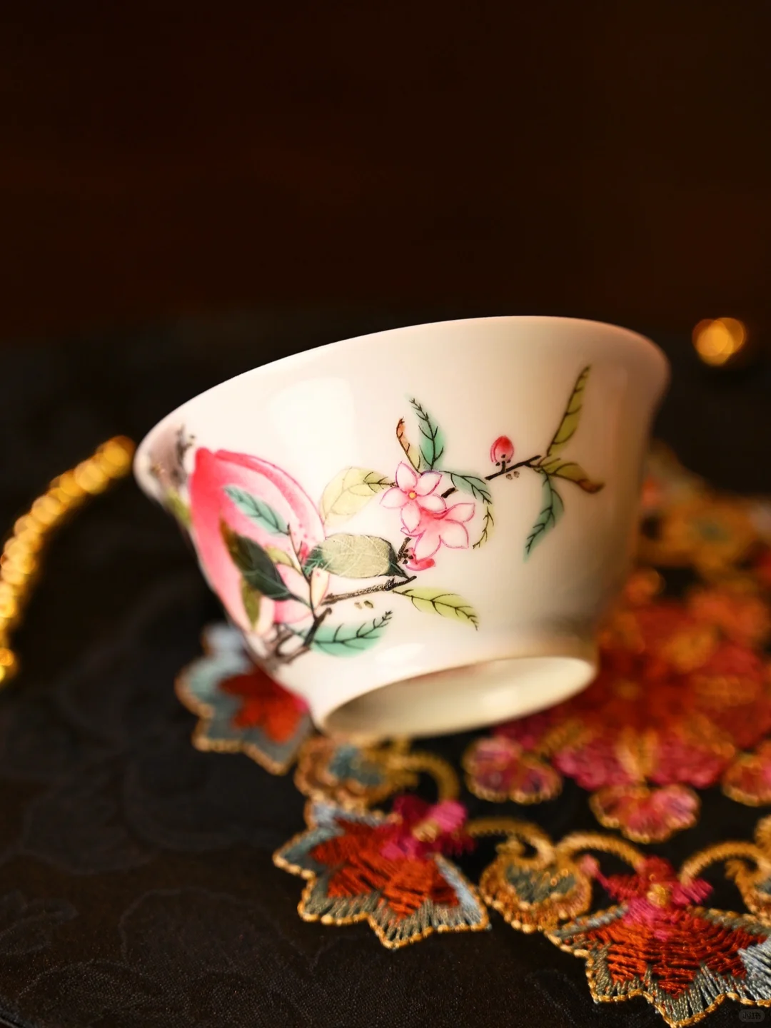 掌心桃源｜景宫瓷园粉彩寿桃压手杯