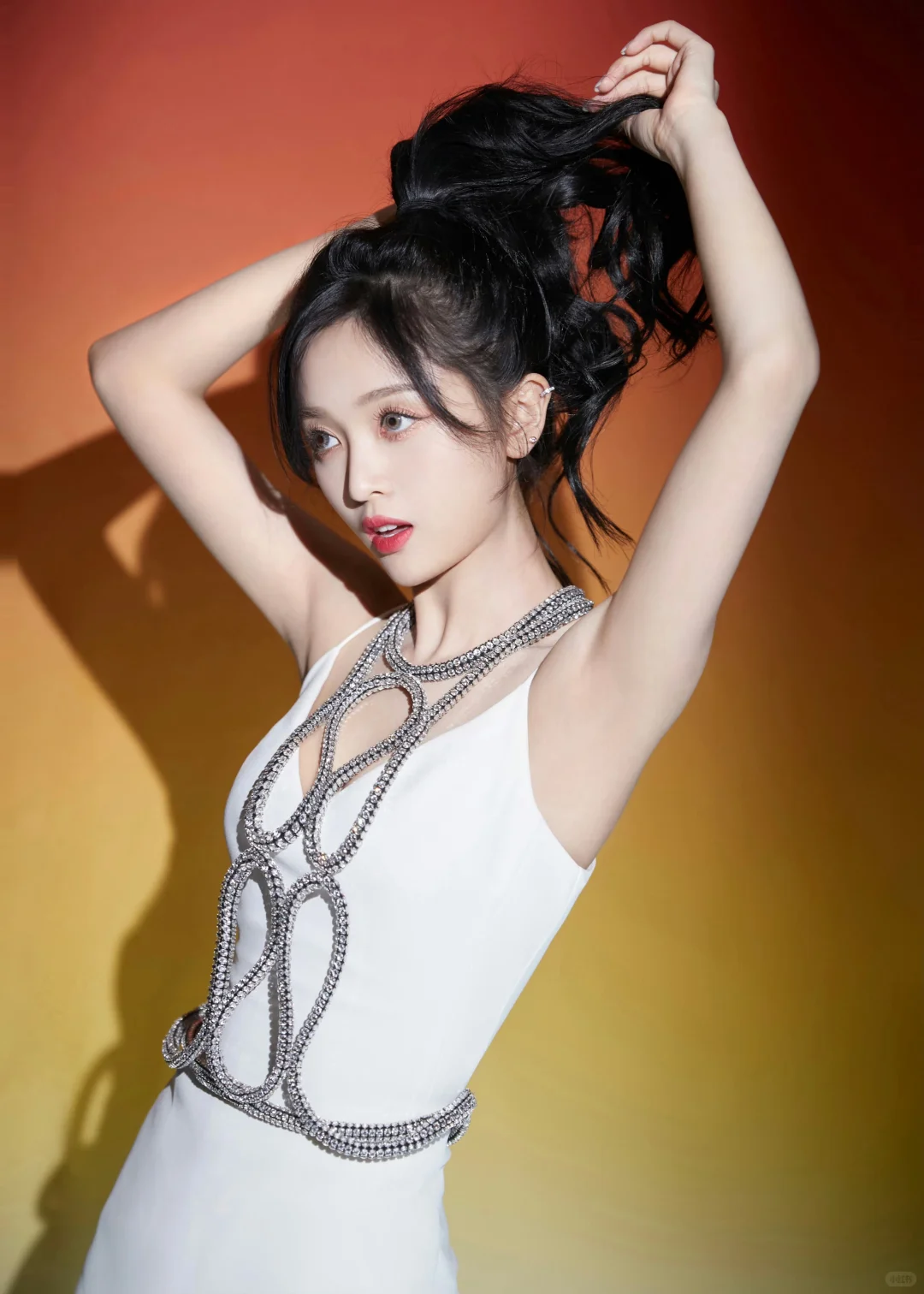 吴宣仪这大长腿绝了