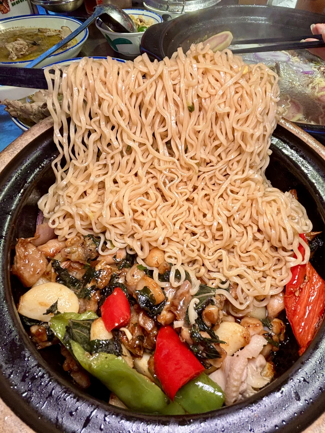 在广州吃到好吃的鸡煲。。简直易如反掌！！