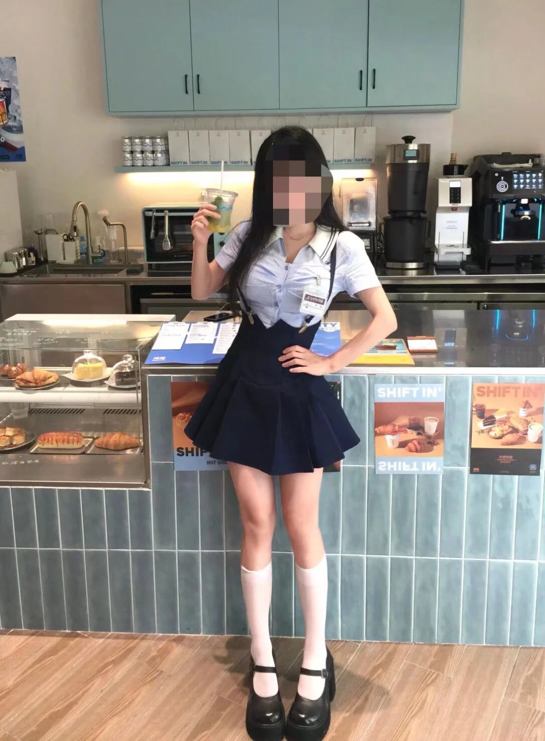 不露脸姿势📷。今天又是美美的一天