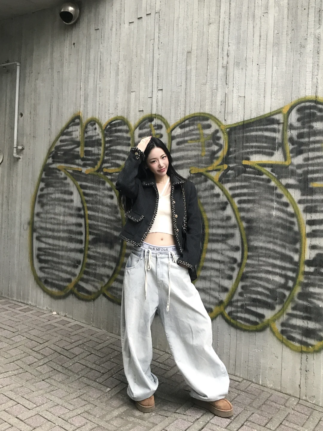 韩女街头风穿搭｜这条牛仔裤太显腿长了🤯