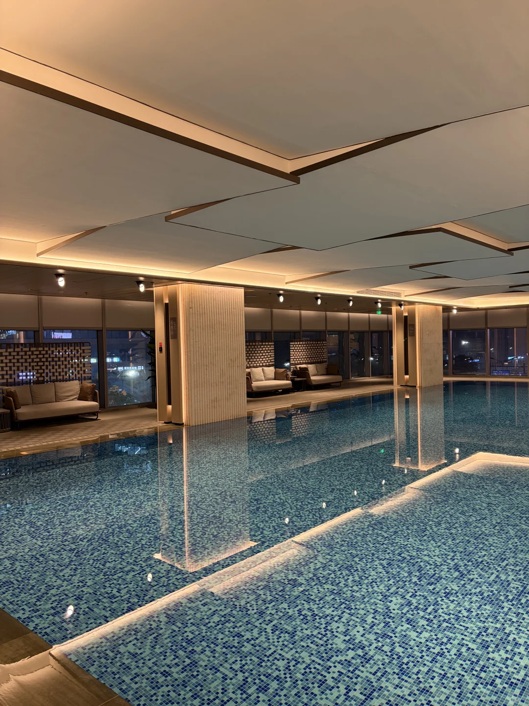 学游泳就应该冬天！！包场真的太快乐了