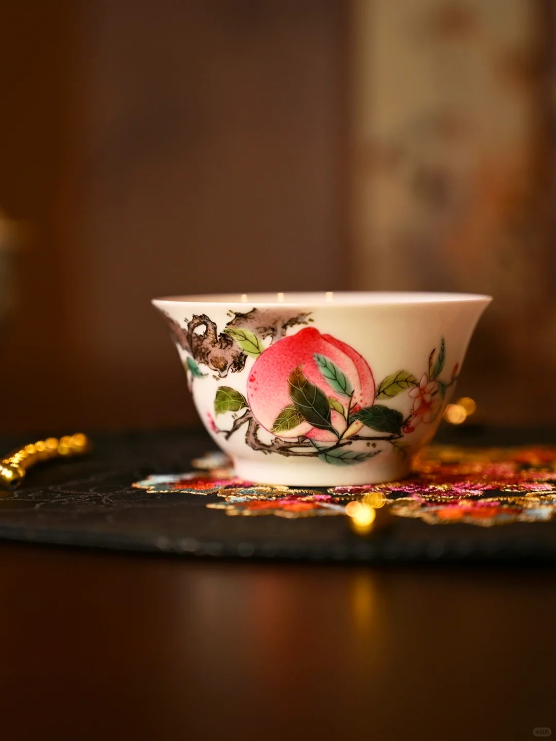 掌心桃源｜景宫瓷园粉彩寿桃压手杯