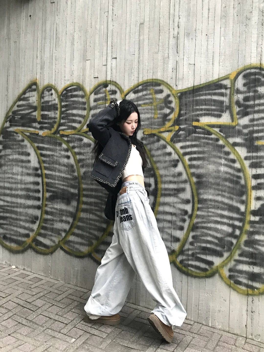 韩女街头风穿搭｜这条牛仔裤太显腿长了🤯