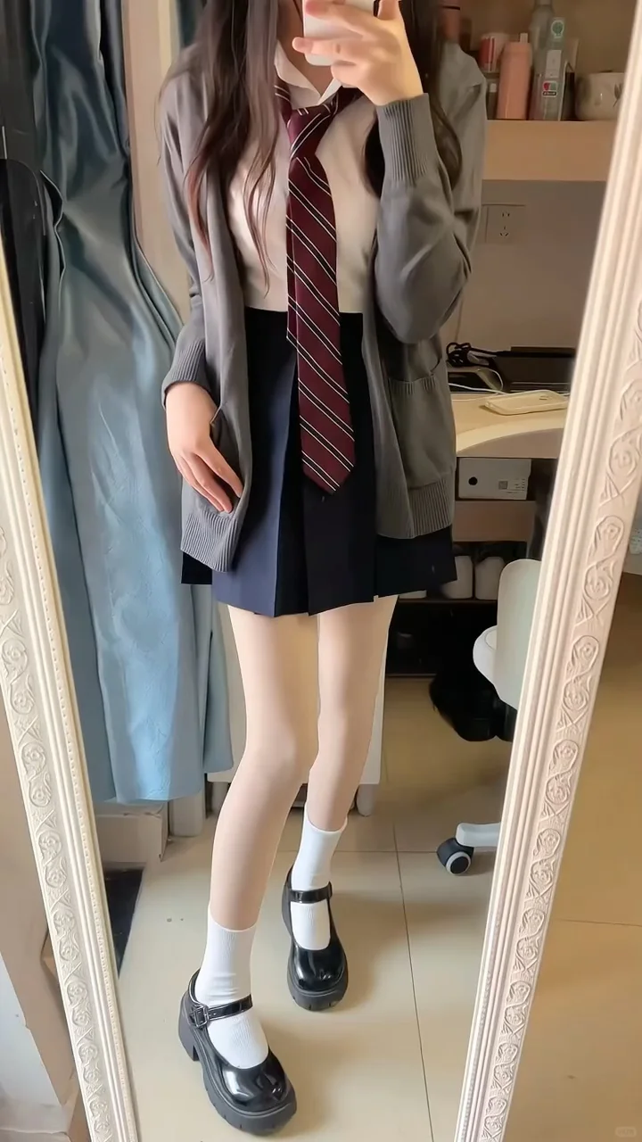 冬日JK救星！这样穿制服被室友夸是“漫画腿”
