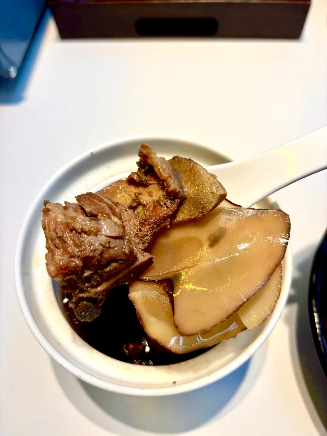 澳门现拆蟹黄盛宴 人均百元实现蟹香自由