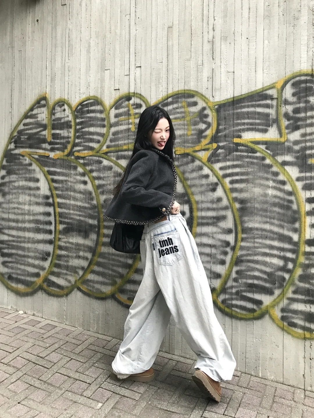 韩女街头风穿搭｜这条牛仔裤太显腿长了🤯