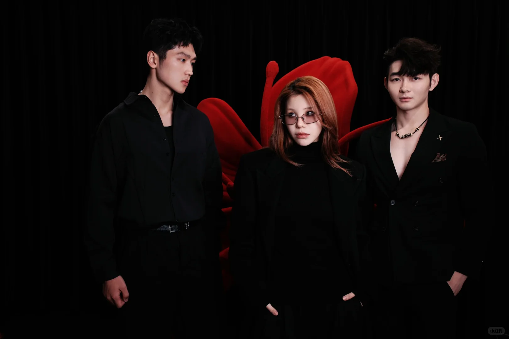 WC！！！他们居然也到我们店里来拍照啦！！