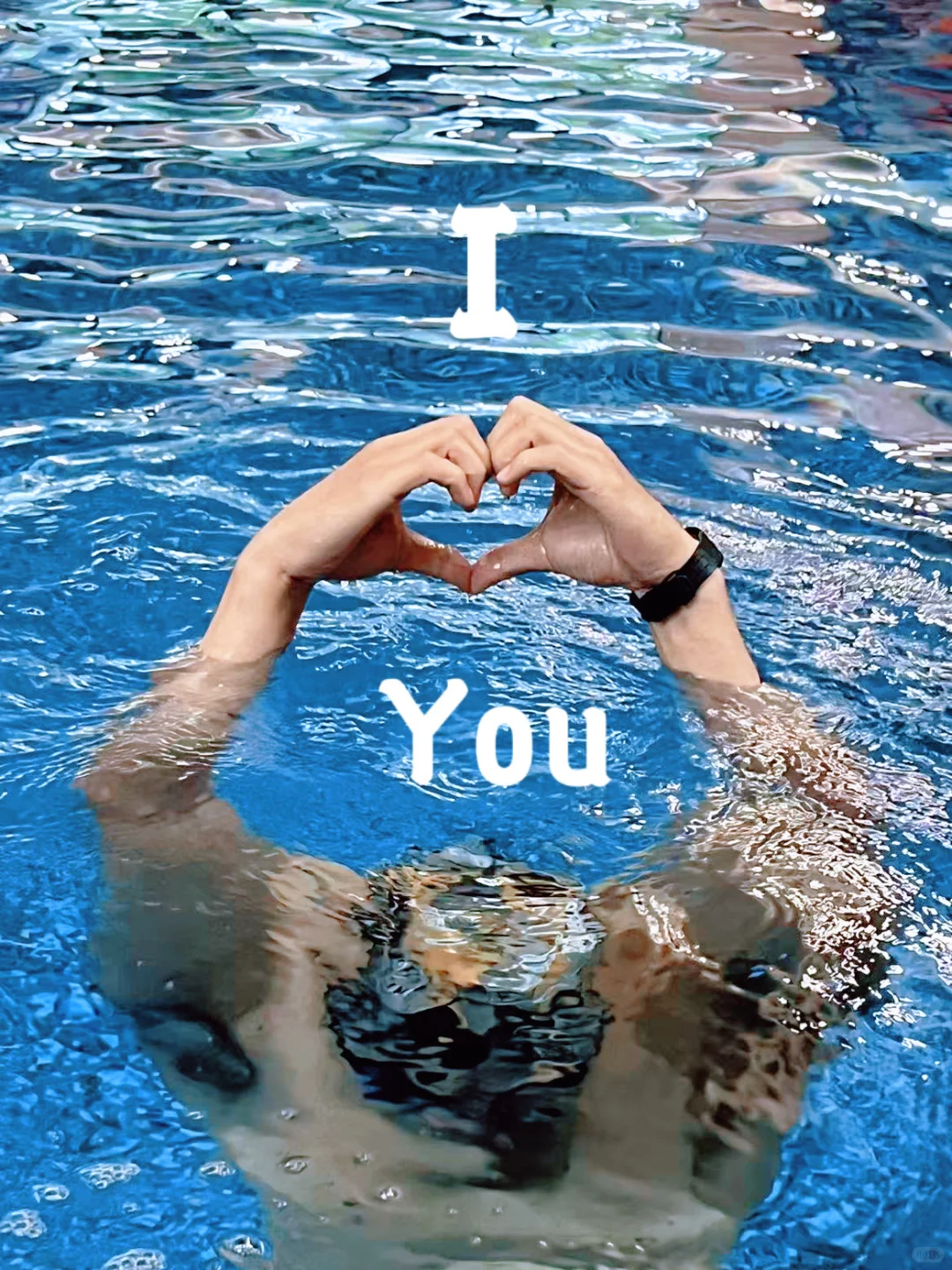 游泳必拍手势我也拍上啦✌️