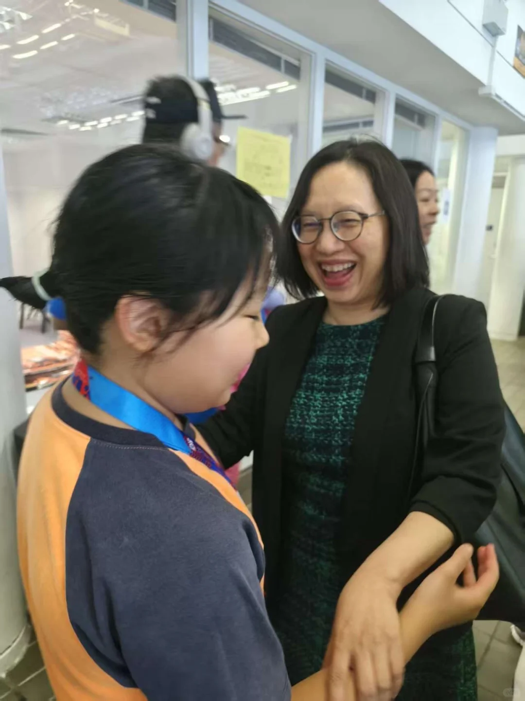 祝贺圣玛丽学校游泳比赛突破历史！