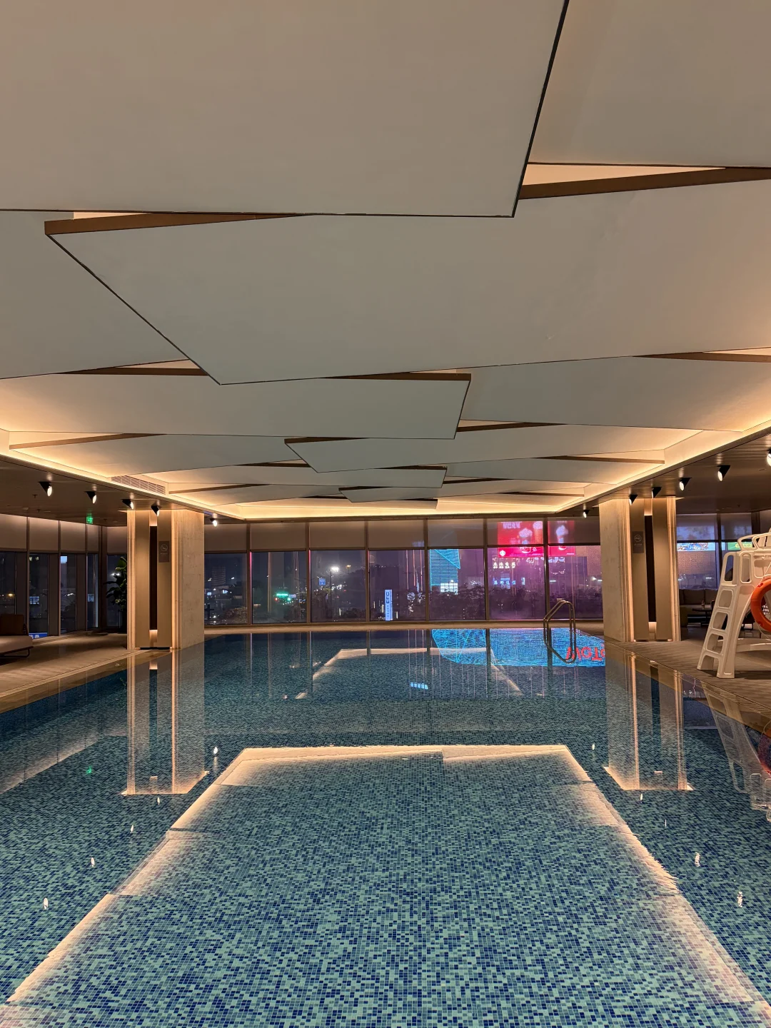 学游泳就应该冬天！！包场真的太快乐了