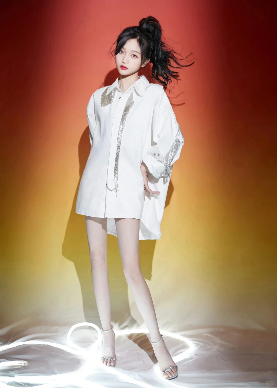 吴宣仪这大长腿绝了