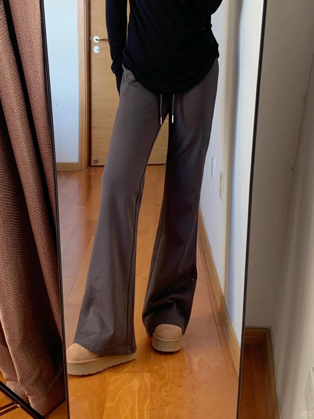 不贴腿的微喇裤！版型超正！贼显腿长贼显瘦！