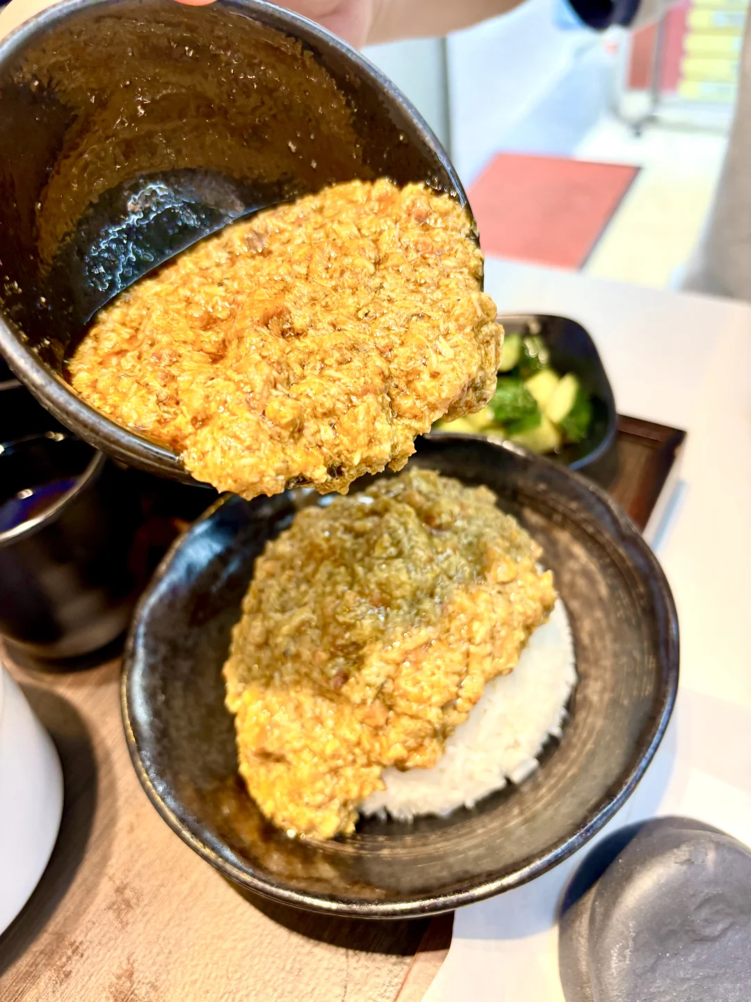 澳门现拆蟹黄盛宴 人均百元实现蟹香自由