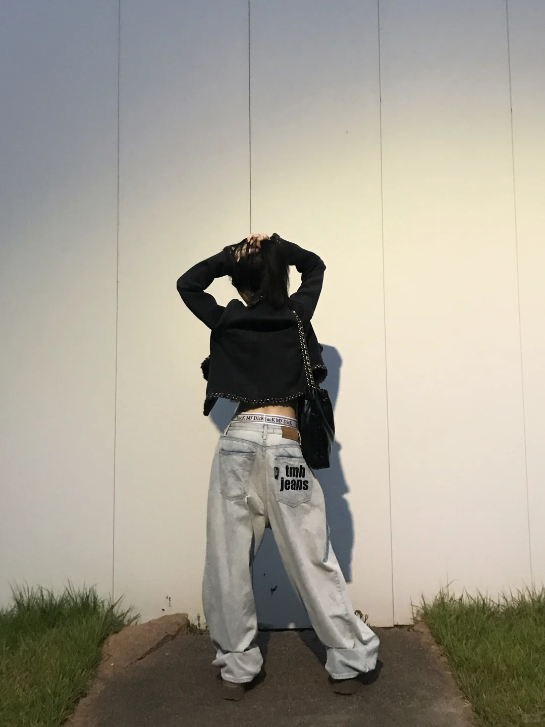 韩女街头风穿搭｜这条牛仔裤太显腿长了🤯